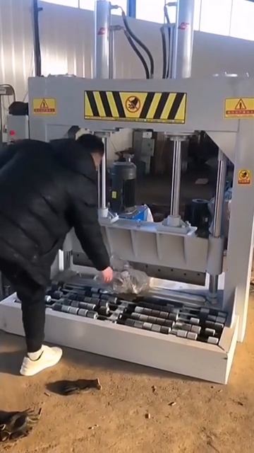 ГИЛЬОТИНА ДЛЯ БИГ БЭГОВ И МЕШКОВ. ОБОРУДОВАНИЕ ДЛЯ БИЗНЕСА 2022. БИЗНЕС ИДЕИ 2022. смотреть онлайн