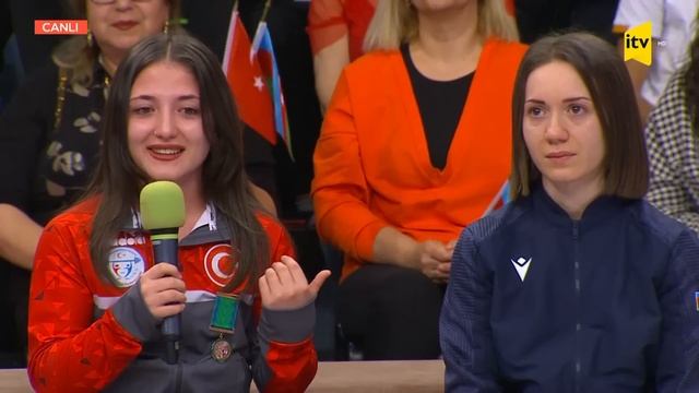 Türkiyəli atlet Cansu Bektaş İTV-də duyğulu anlar yaşadı