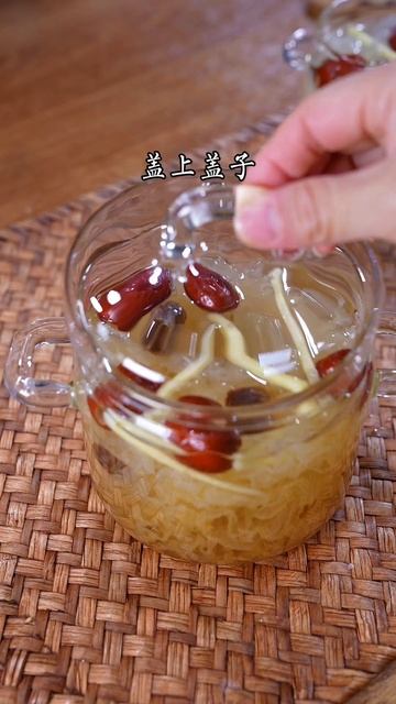 银耳羹，简单又胶质满满的银耳羹营养又美味的甜品（2023-08-10第10期）