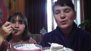 МУКБАНК - ЕДИМ МОРОЖЕНОЕ * БОЛТАЕМ С ДОЧКОЙ