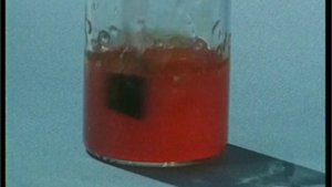 Отношение олеиновой кислоты к раствору перманганата калия