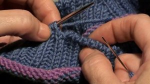 Школа вязания "Шерстяные истории".  V- образный вырез