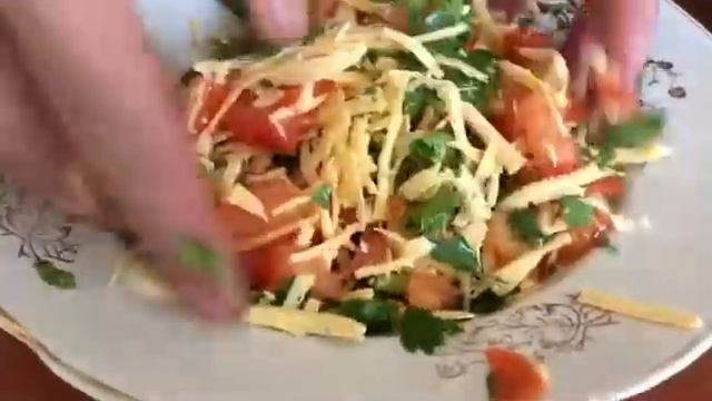 Куриные кармашки с бомбической начинков. смотреть онлайн