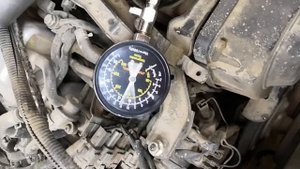 Измеряем давление в цилиндре.