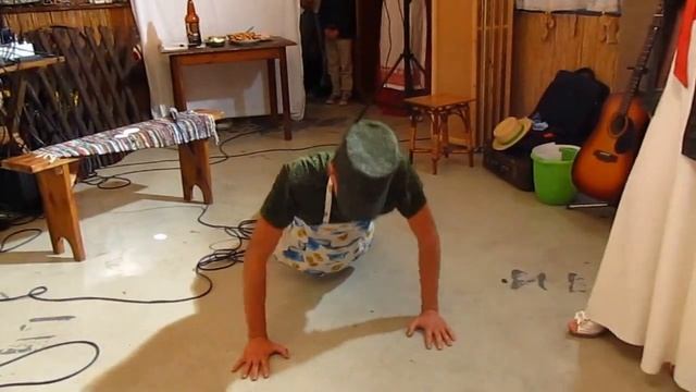 рядовой Муж  генерал Жена