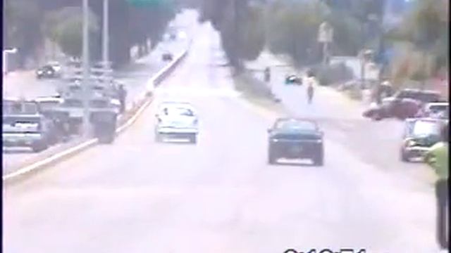 Barracuda Vs Chevy 55.avi смотреть онлайн