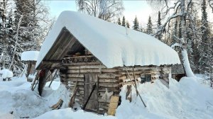 ЗАЕЗД В ТАЕЖНУЮ ИЗБУ У РЕЧКИ. НОЧЕВКА В СИЛЬНЫЙ МОРОЗ. ДРОВА, ВОДА, СНЕГОХОДЫ.