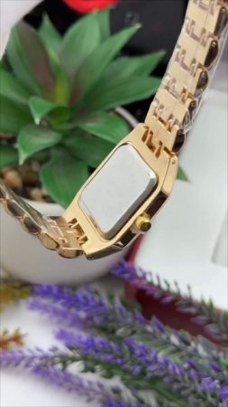 Женские кварцевые часы Cartier