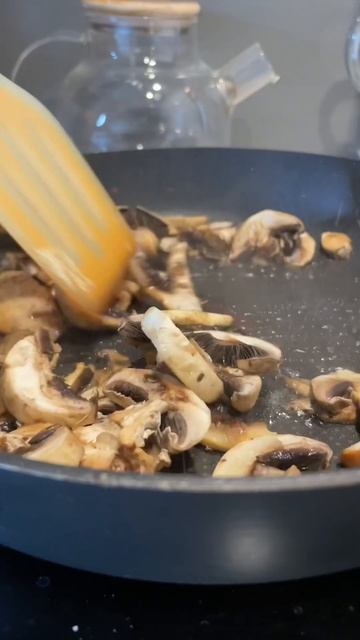 СЫРНЫЕ БЛИНЫ С ГРИБАМИ