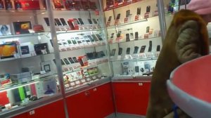 Бабка в салоне матом ругается!