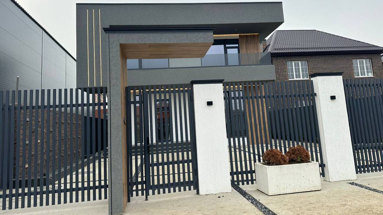 Частный дом по адресу ,Краснодарский край, Краснодар, Североморская ул., 2/1
р-н Прикубанский смотреть онлайн