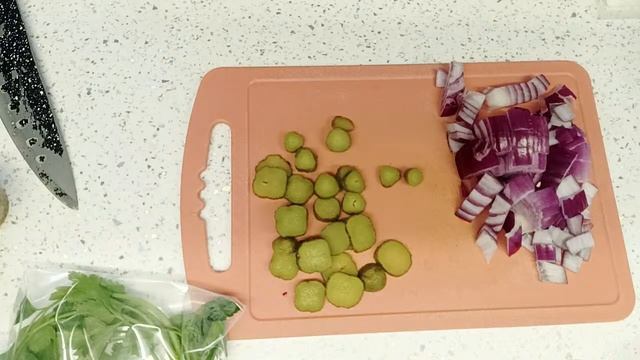 Кулинарный стрим № 2     Итальянский салат с тремя видами мяса и пикантным соусом смотреть онлайн