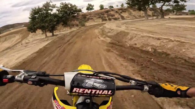 Riding my 1995 replica Suzuki RM-Z450 | Good for one lap смотреть онлайн