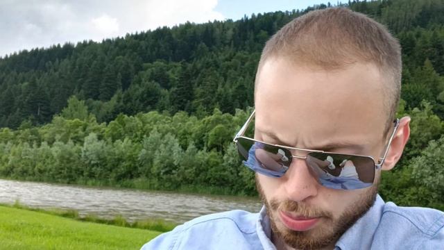 После первого трипа на пантерном мухоморе понял, что нужно изменить всю жизнь кардинально смотреть онлайн