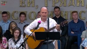 "Эта песня хвалы, словно птица, парит в небеса" -Псалом