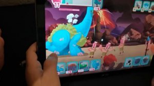 Играем в Dino Bash