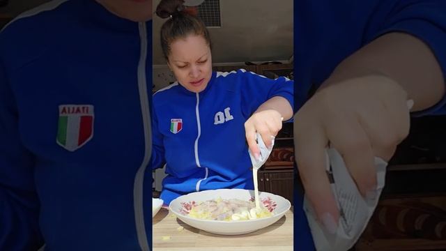 Ролик № 1577. Салат Селедка под шубой. смотреть онлайн