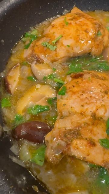 Chicken thigh with shiitake mushroom #asmr #yummy #satisfying смотреть онлайн