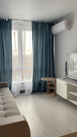 Впервые сдается светлая квартира в ЖК Тринити 2 (комфорт-класса).
Евпопейский формат: кухня-гостиная