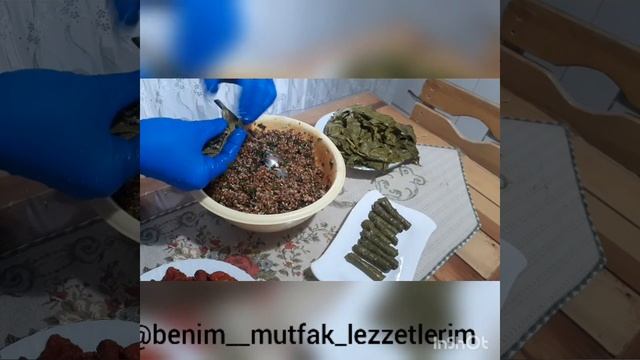Zeytinyağlı sarma ve kuru biber dolması