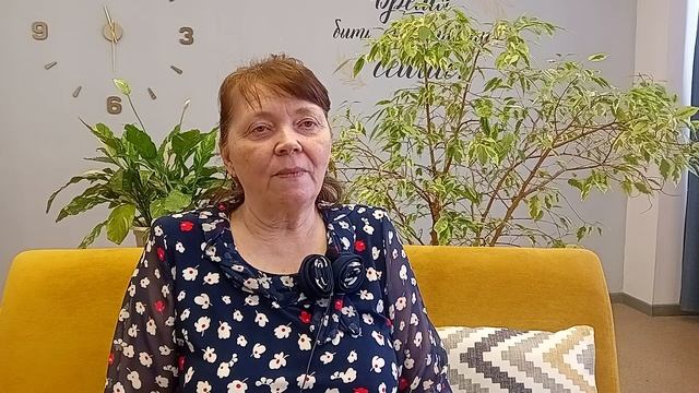 Елена Мартынова читает стихотворение собственного сочинения "О, право!" смотреть онлайн