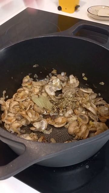 Постный грибной суп | Vegan mushroom soup #shorts смотреть онлайн