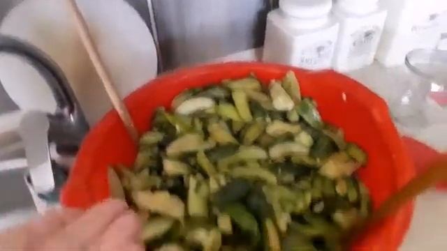 //Самые вкусные маринованные огурцы с горчицей .Пальчики оближеш.//