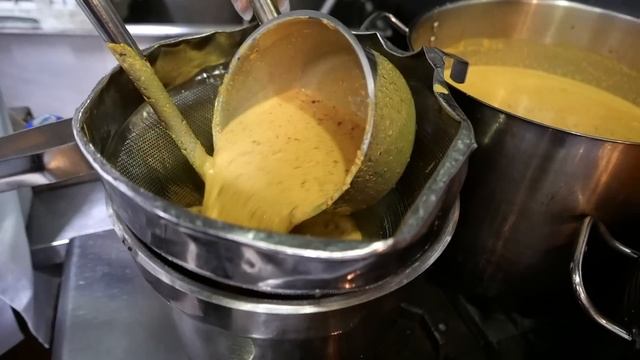 New York City Food - THAI COCONUT CRAB CURRY Fish Cheeks Manhattan Seafood NYC смотреть онлайн