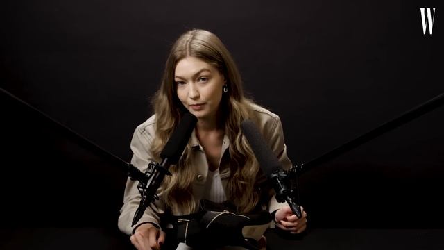 W Magazine ASMR. Видео с Джиджи Хадид, тихий голос, предметы, болталка.