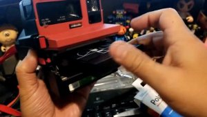 How to use a Polaroid 600 Film Camera OneStep Vintage Old Instant Color Unboxing