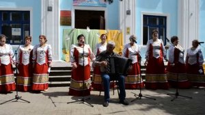 Песня - "А зозуля всэ куе".