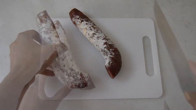 Spanish Life Hacks: How to remove the white mold on a Spanish chorizo