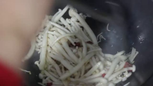 減肥家常菜-素炒蘑菇，蘑菇的做法，蘑菇這樣做才好吃