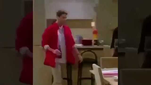 Грибы - Тает лёд (Сериал Друзья) смотреть онлайн