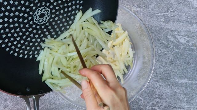 특급 호텔식 감자채 만들기, 눈맛,손맛,입맛이 살아 있는 감자채 볶음/(🇰🇷🇺🇸 🇧🇧🇻🇳🇲🇺🇯🇵)stir-fried sliced potatoes with vegetables смотреть онлайн