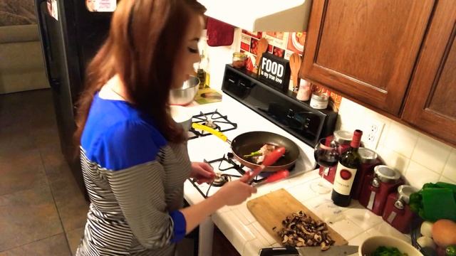 STUFF IT!! // Stuffed chicken Casa De Zeta Style смотреть онлайн