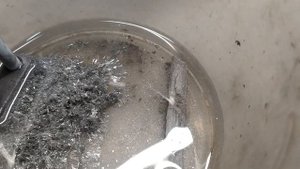 электролиз припоя в чистое олово .