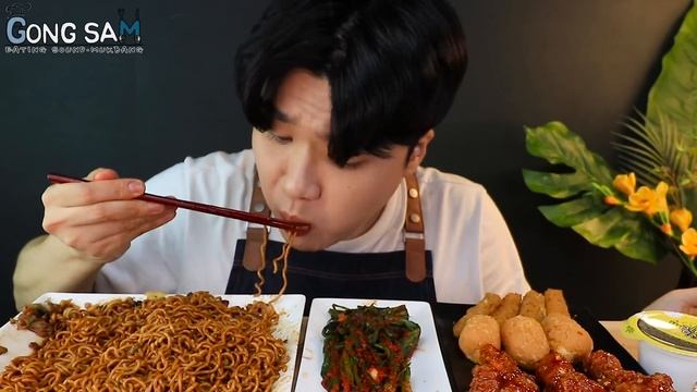 ASMR MUKBANG 트러플 짜파게티 & 양념 치킨먹방! TRUFFLE OIL BLACK BEAN NOODLES & FRIED CHICKEN EATING SOUND! Gà смотреть онлайн