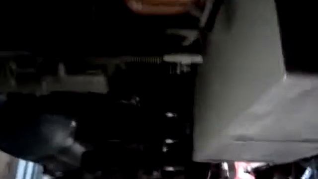 Metro Ečs - spodek vozidla смотреть онлайн