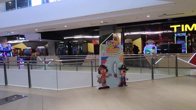 TRYING VIRTUAL REALITY IN TIMEZONE  Denise Yalung