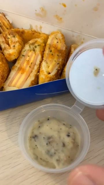 Auntie Annes Ham Cheese Truffle Sauce Mini Sandwich unboxfood auntieannes hamandcheese truffe
