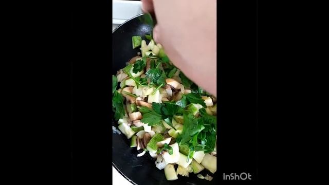кабачки с шампиньонами