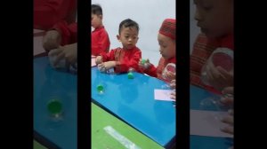 @BundaDiana_123 _A1 TK HAPPY SMART KIDS_MEMBUAT TEMPAT PENSIL DARI BOTOL PLASTIK BEKAS