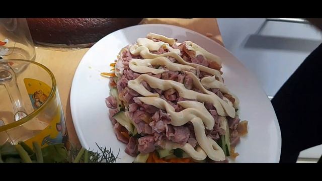 Вкусные, простые закуски, салаты и десерты смотреть онлайн