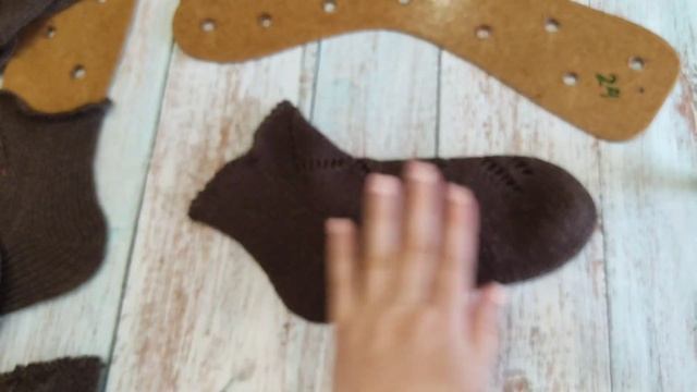 Первая парочка с Невы) вяжу носки на вязальной машине Нева 5