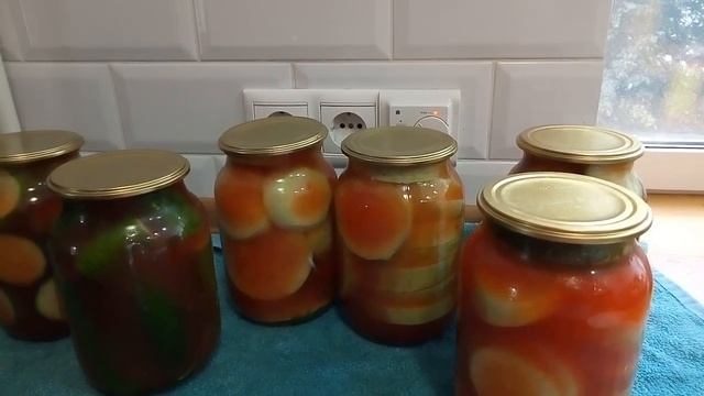 ВКУСНЫЕ ХРУСТЯЩИЕ ОГУРЦЫ И КАБАЧКИ С КЕТЧУПОМ ЗАКАТКА НА ЗИМУ смотреть онлайн