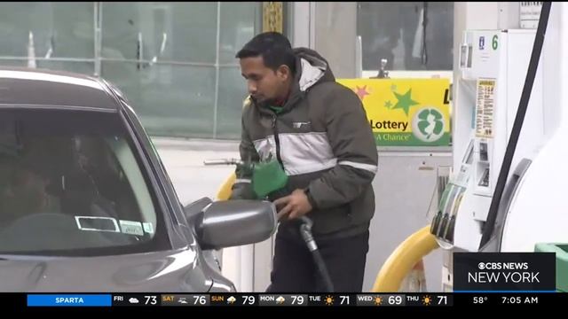 New Jersey gas stations lower prices in protest смотреть онлайн