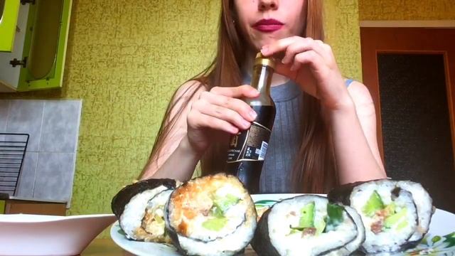ASMR//sushi//суши//роллы//не Мукбанг смотреть онлайн