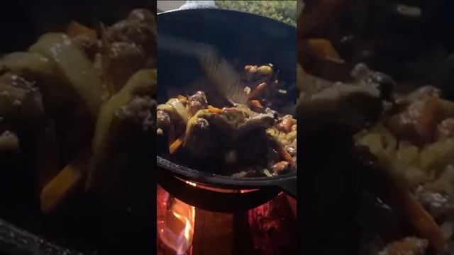 Жаркое из кролика в казане!!! Мукбанг!!!!  Приятного аппетита!!! 🥰  жареный курдюк🥰