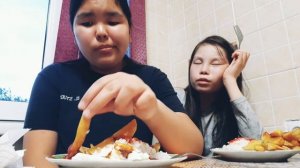 Мукбанк с сестрой/mukbank/не asmr